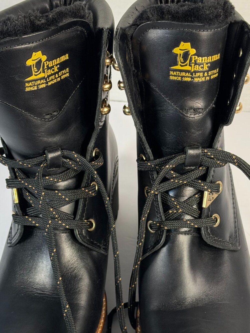 Women's size 9 New Panama Jack ankle boots